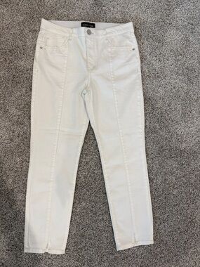 Mac and Me White Ankle Crop Jeans with Center Seam